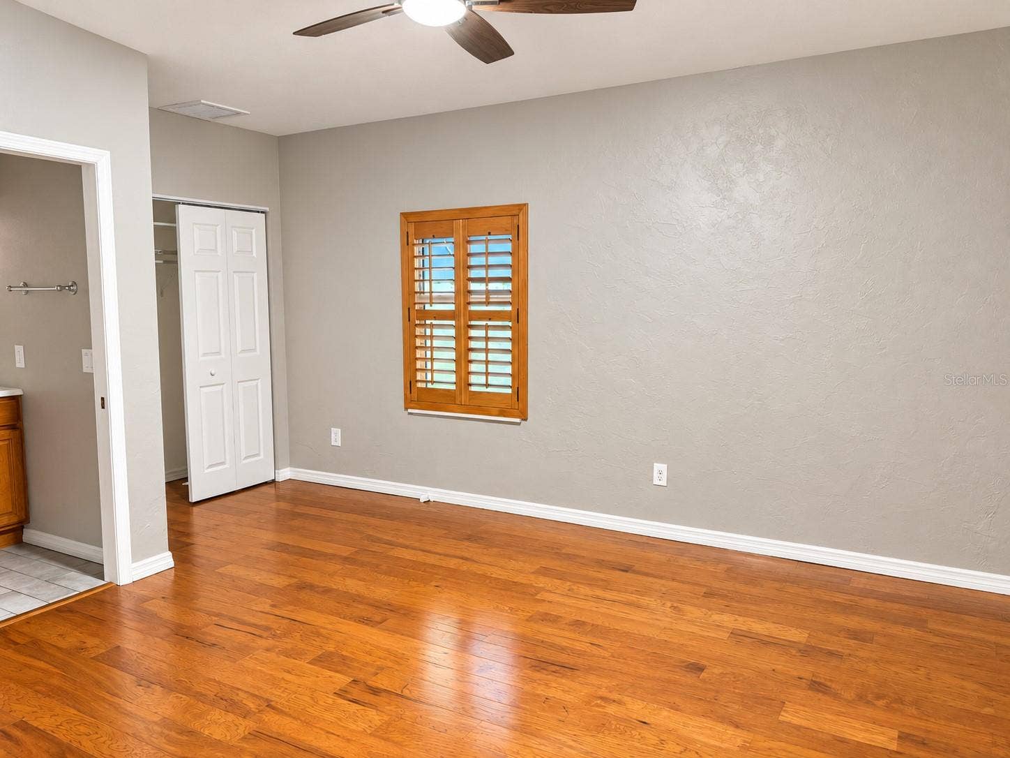 1146 30TH AVENUE N, St Petersburg, FL 33704 1146 30TH AVENUE N, St Petersburg, FL 33704