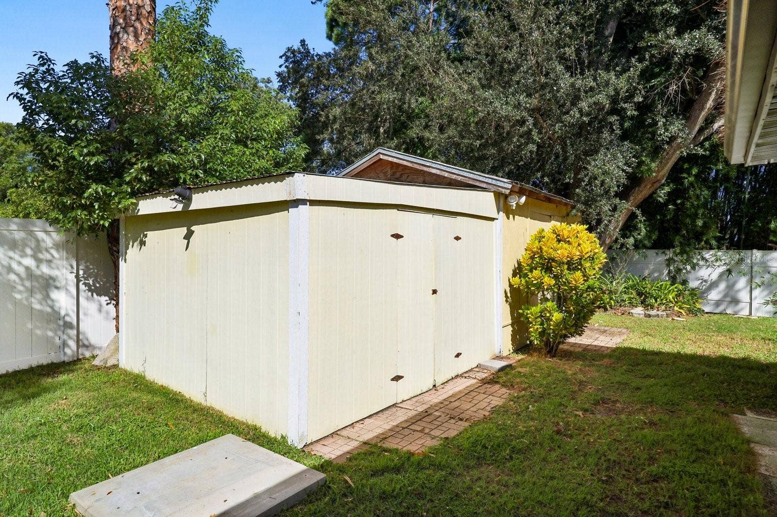 7321 CANAL BOULEVARD, Tampa, FL 33615