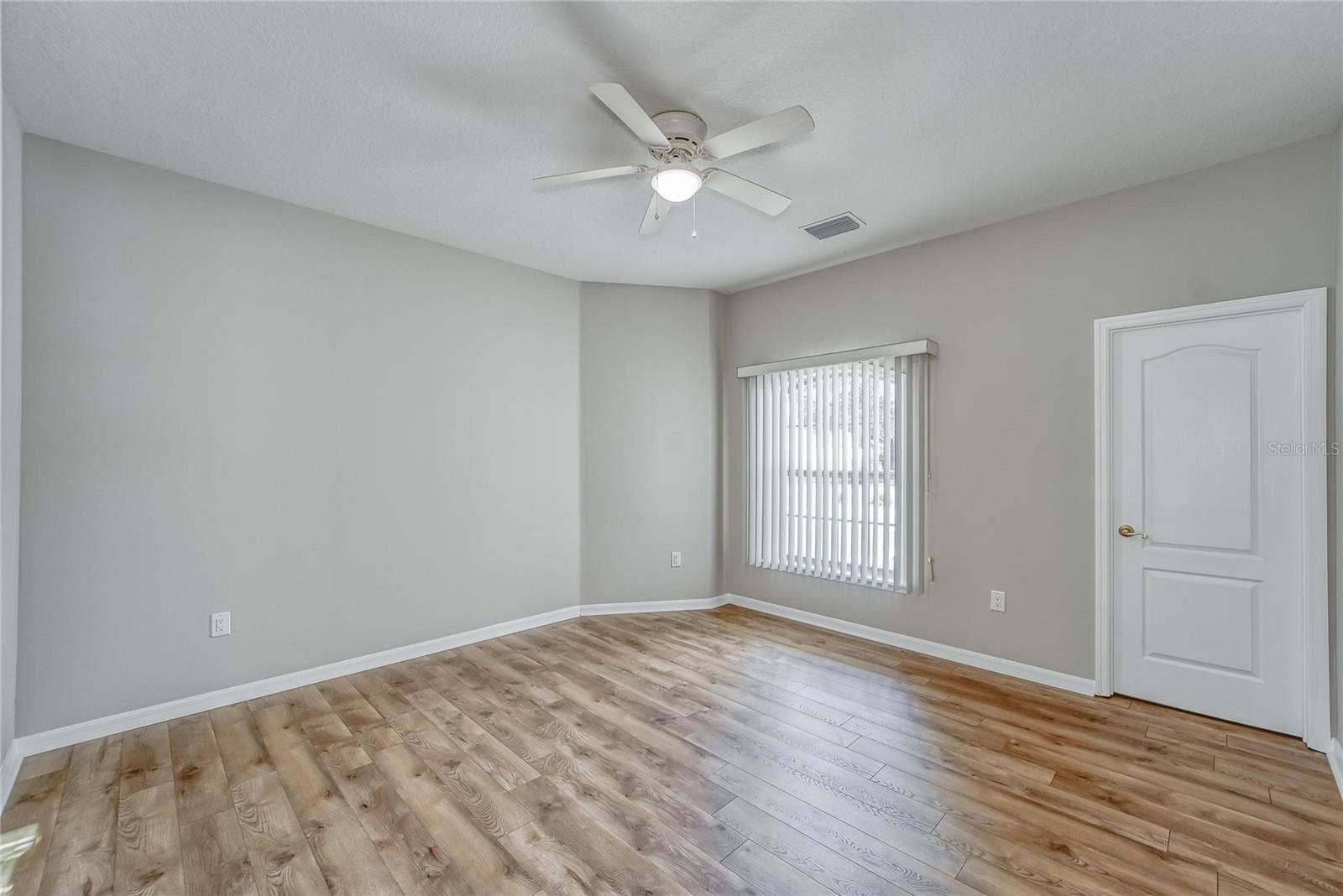 OFFICE/DEN/BEDROOM #3 - MAIN