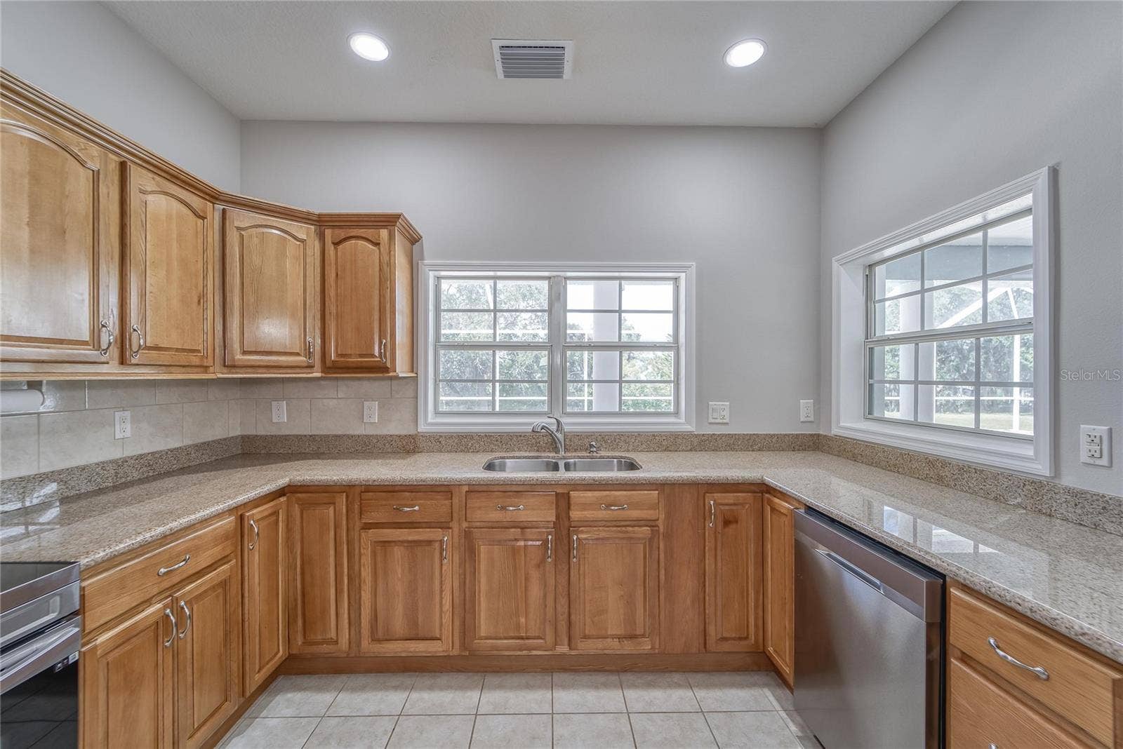 KITCHEN - MAIN