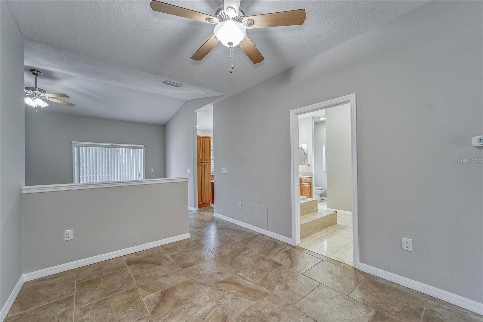 DINING ROOM - SUITE