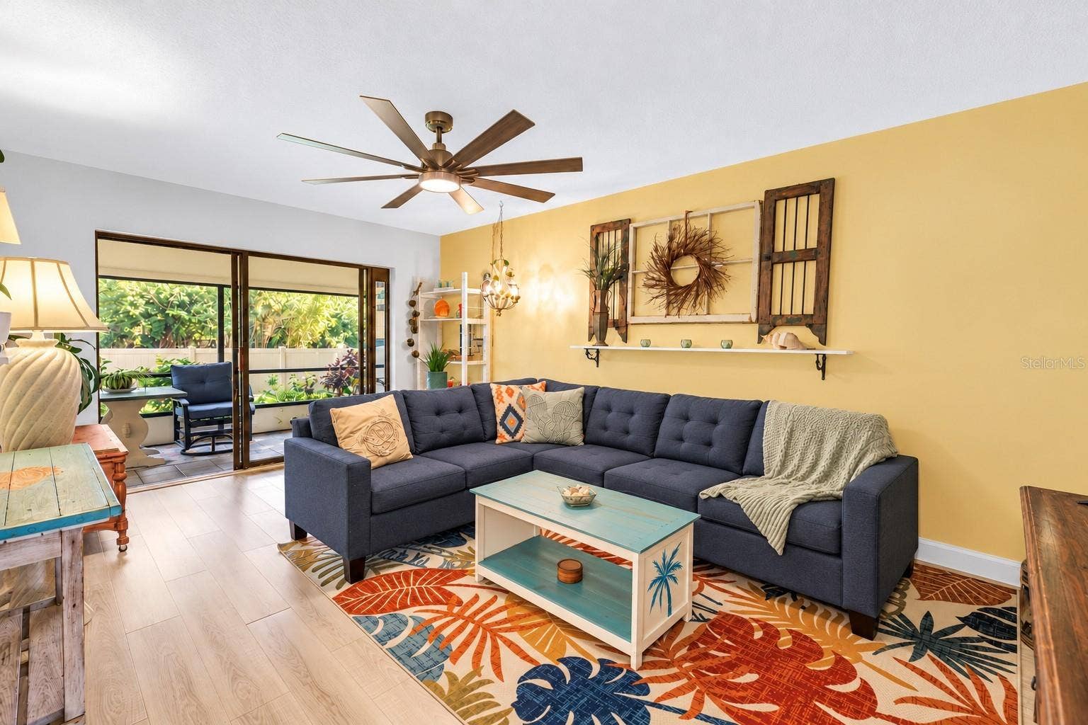 8473 17TH STREET N, St Petersburg, FL 33702 Spacious Living Room with access to patio