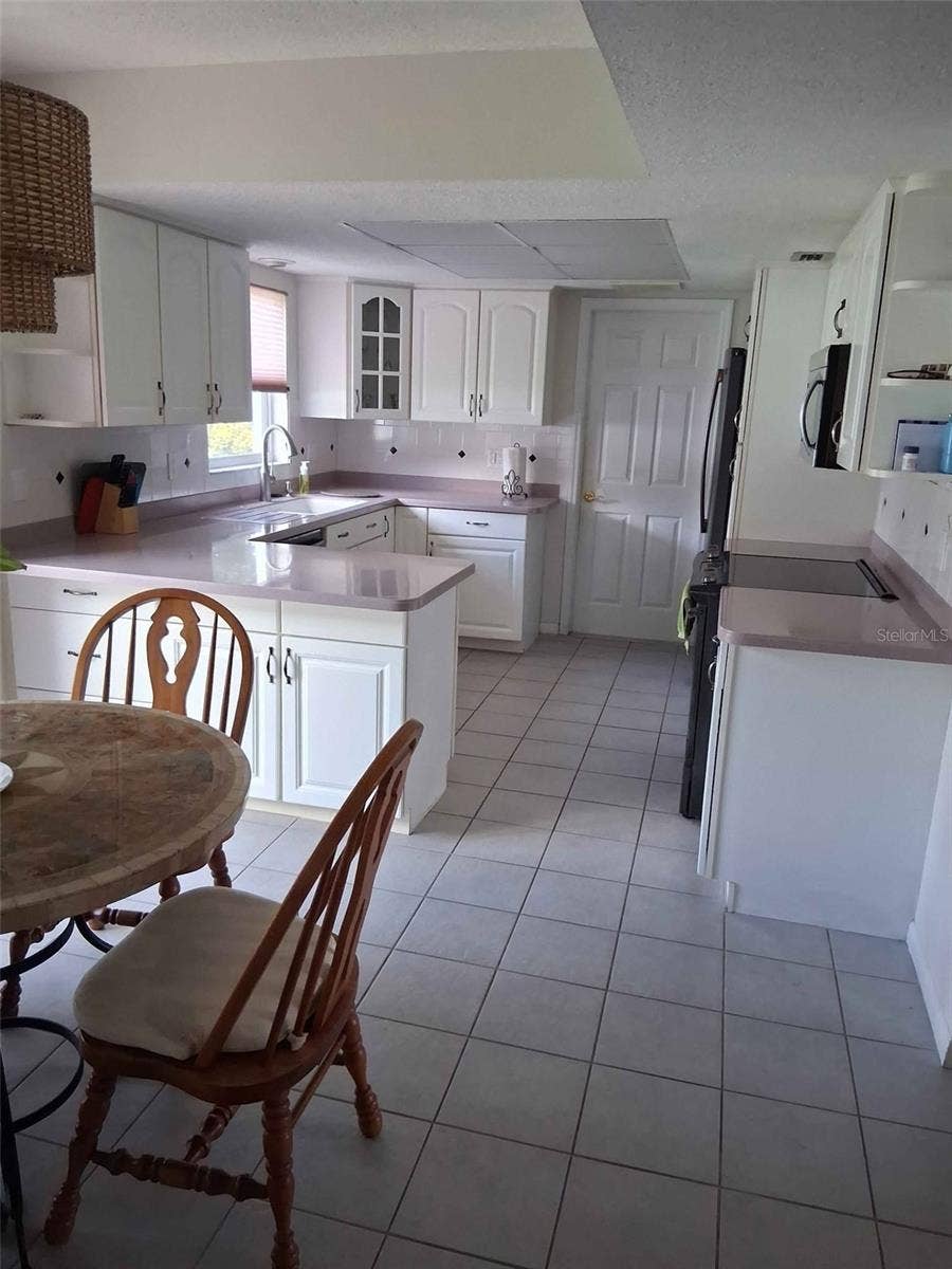12465 MONARCH CIRCLE, Seminole, FL 33772 12465 MONARCH CIRCLE, Seminole, FL 33772