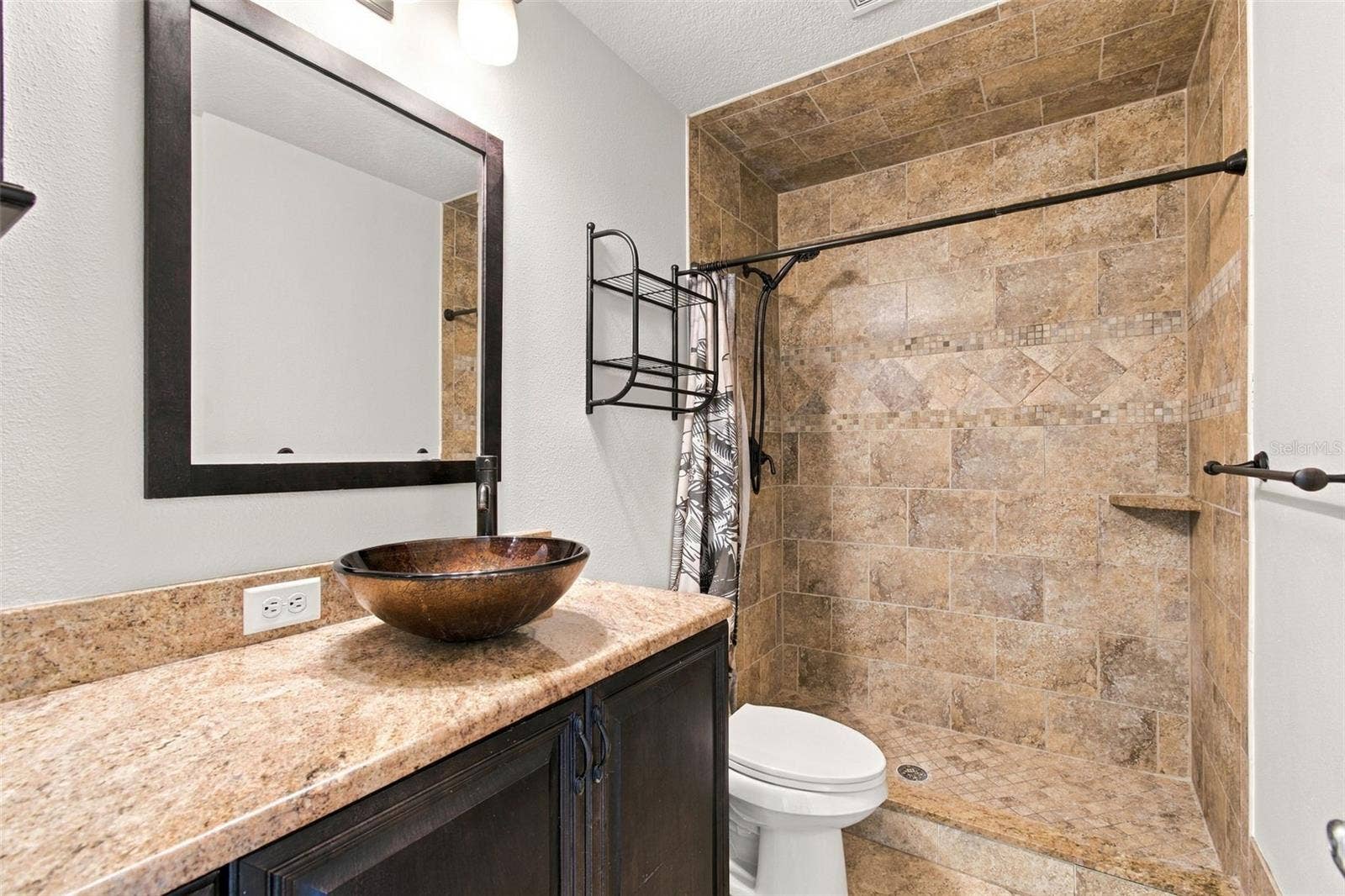 13087 LITTLE FARMS DRIVE, Spring Hill, FL 34609 Common Bathroom (In between Bedroom 2 and 3)