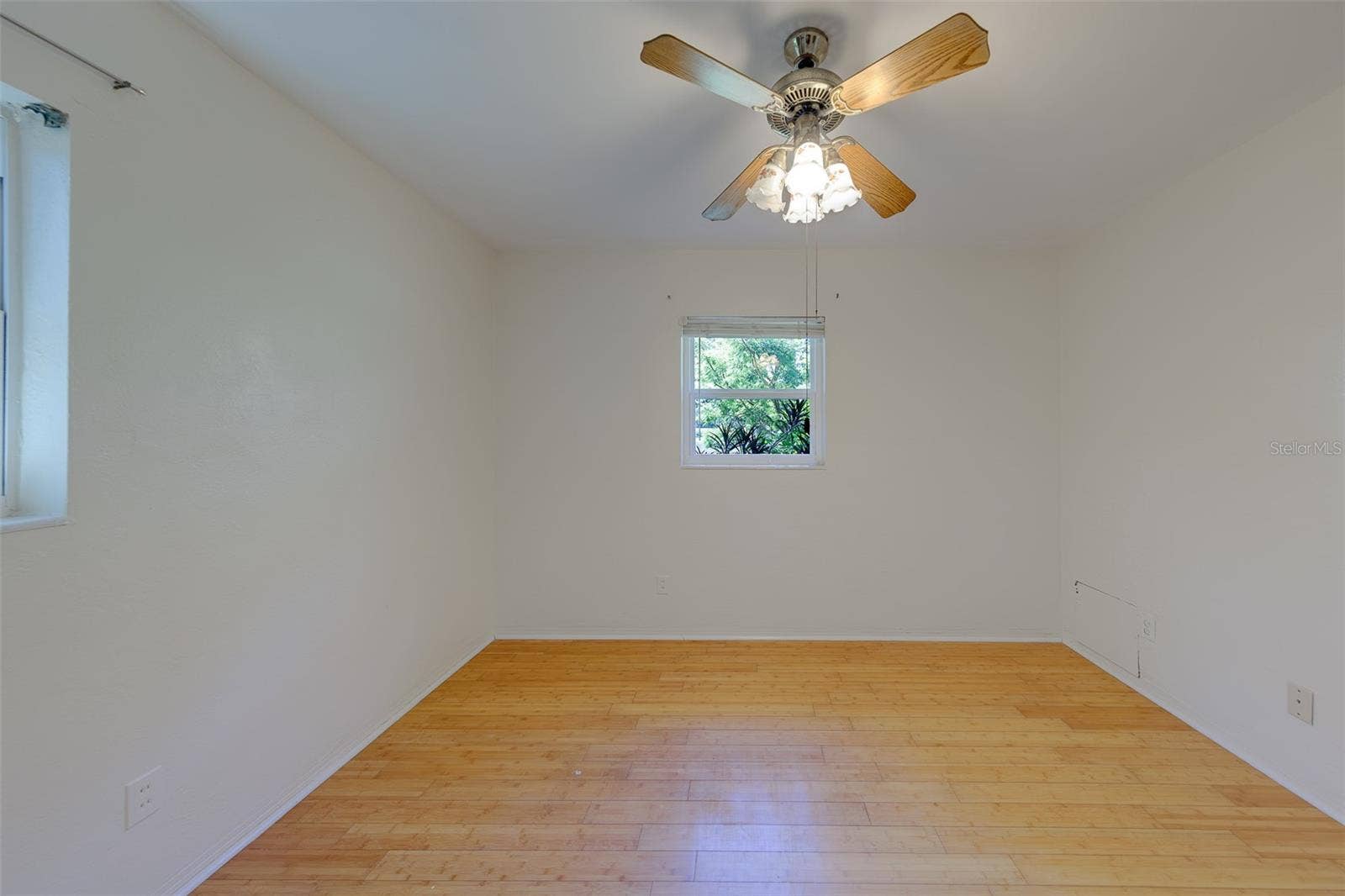 811 69TH AVENUE S, St Petersburg, FL 33705
