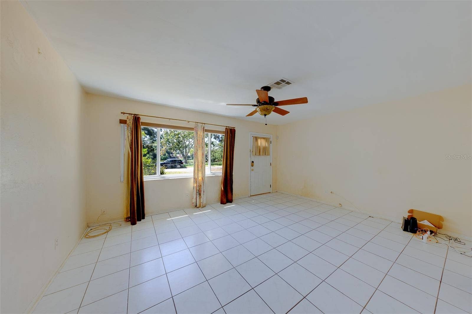811 69TH AVENUE S, St Petersburg, FL 33705