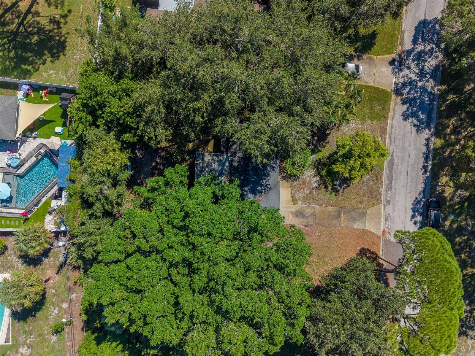 811 69TH AVENUE S, St Petersburg, FL 33705
