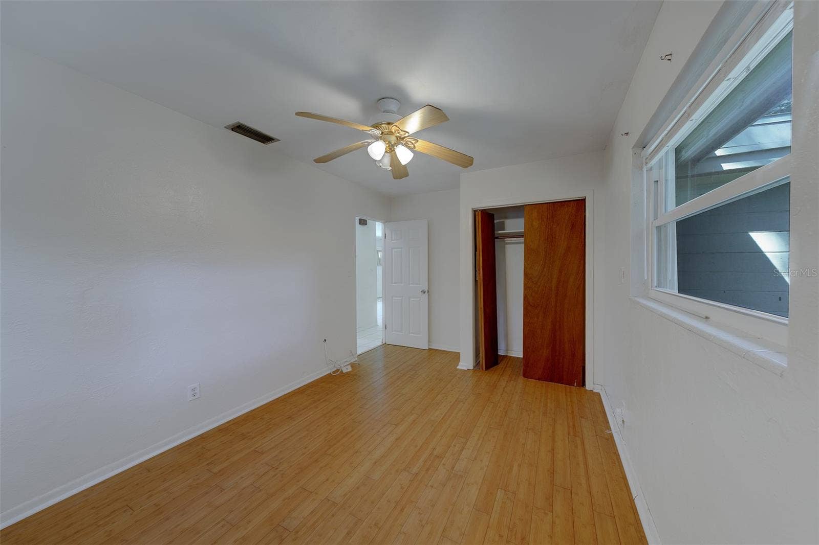 811 69TH AVENUE S, St Petersburg, FL 33705