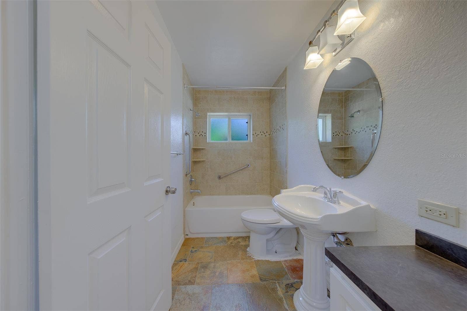 811 69TH AVENUE S, St Petersburg, FL 33705