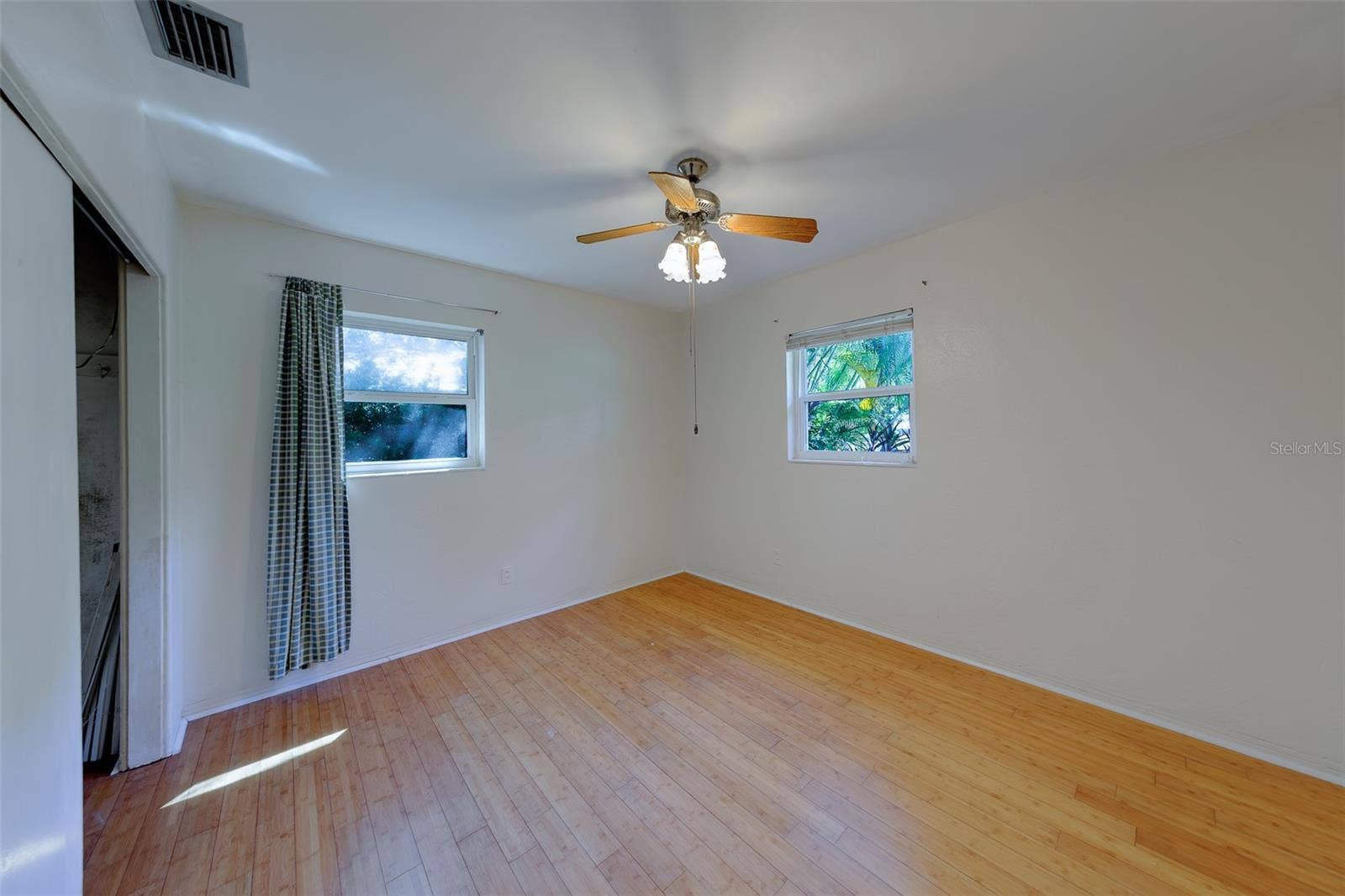811 69TH AVENUE S, St Petersburg, FL 33705