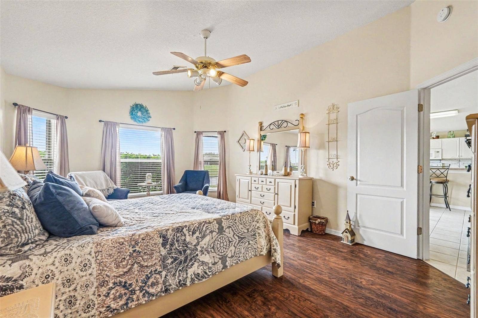 10130 OLD TAMPA BAY DRIVE, San Antonio, FL 33576 10130 OLD TAMPA BAY DRIVE, San Antonio, FL 33576