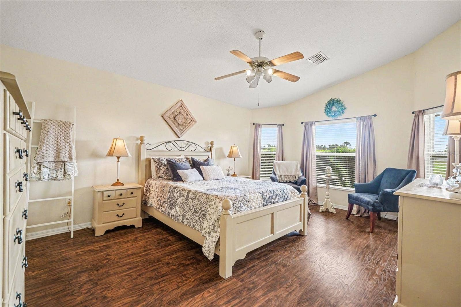 10130 OLD TAMPA BAY DRIVE, San Antonio, FL 33576 10130 OLD TAMPA BAY DRIVE, San Antonio, FL 33576