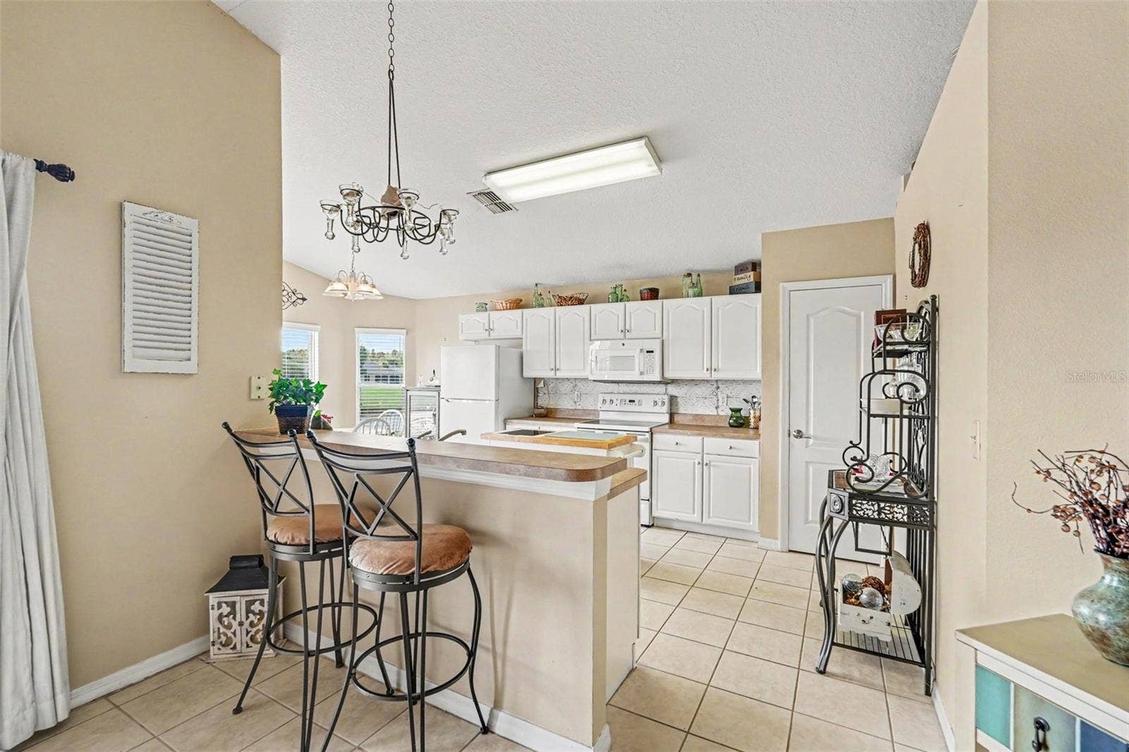 10130 OLD TAMPA BAY DRIVE, San Antonio, FL 33576 10130 OLD TAMPA BAY DRIVE, San Antonio, FL 33576