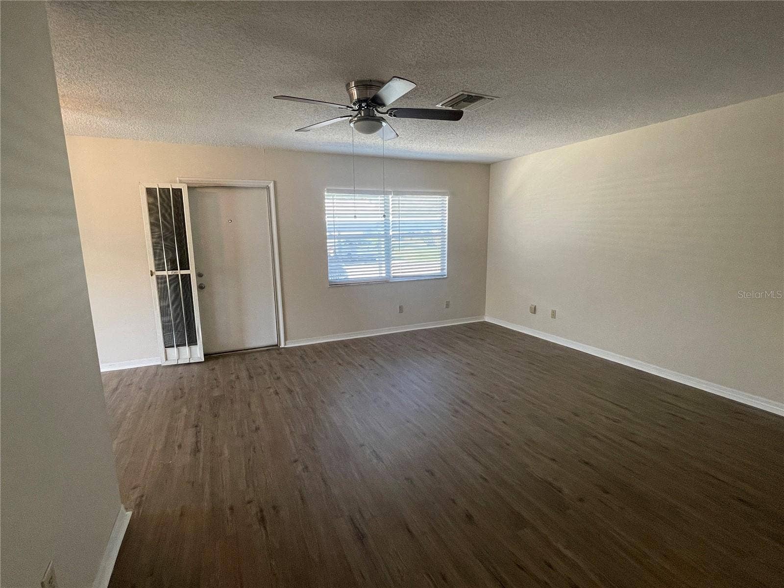 2232 GRENADIER DRIVE, #25, Sun City Center, FL 33573 Living Room