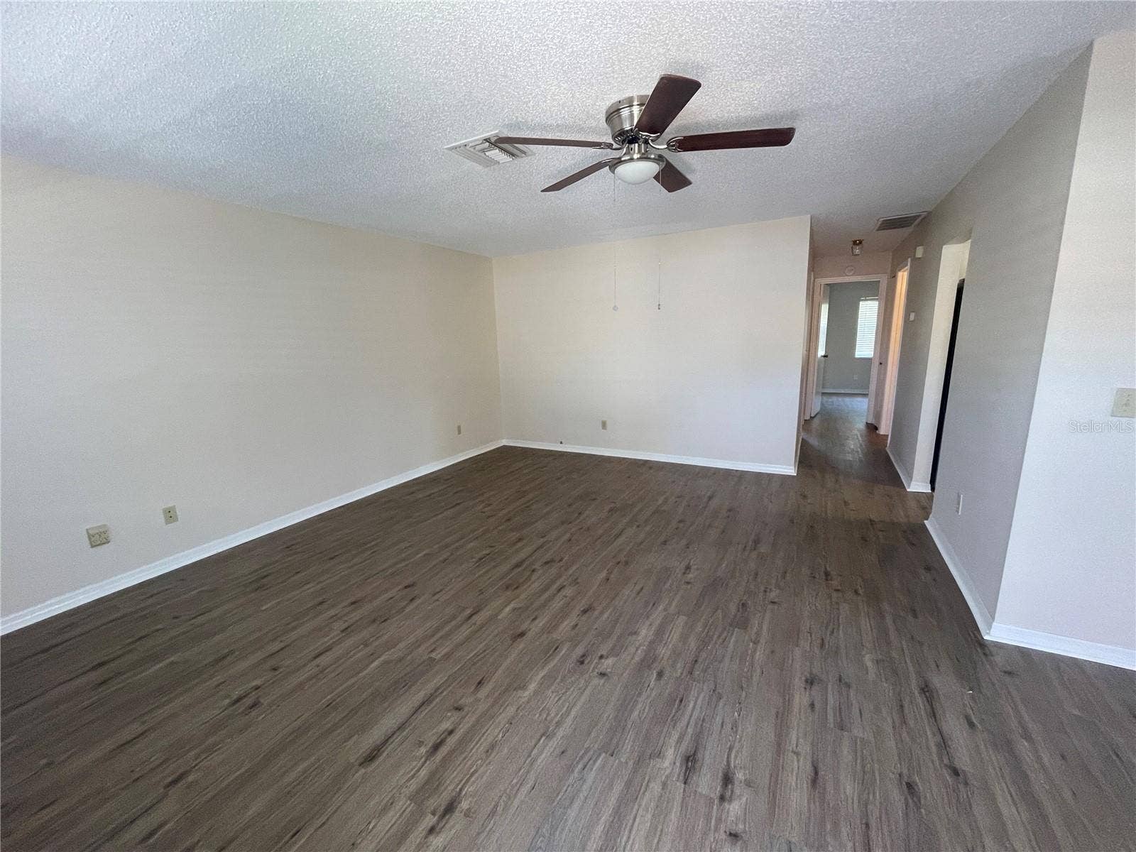 2232 GRENADIER DRIVE, #25, Sun City Center, FL 33573 Living Room