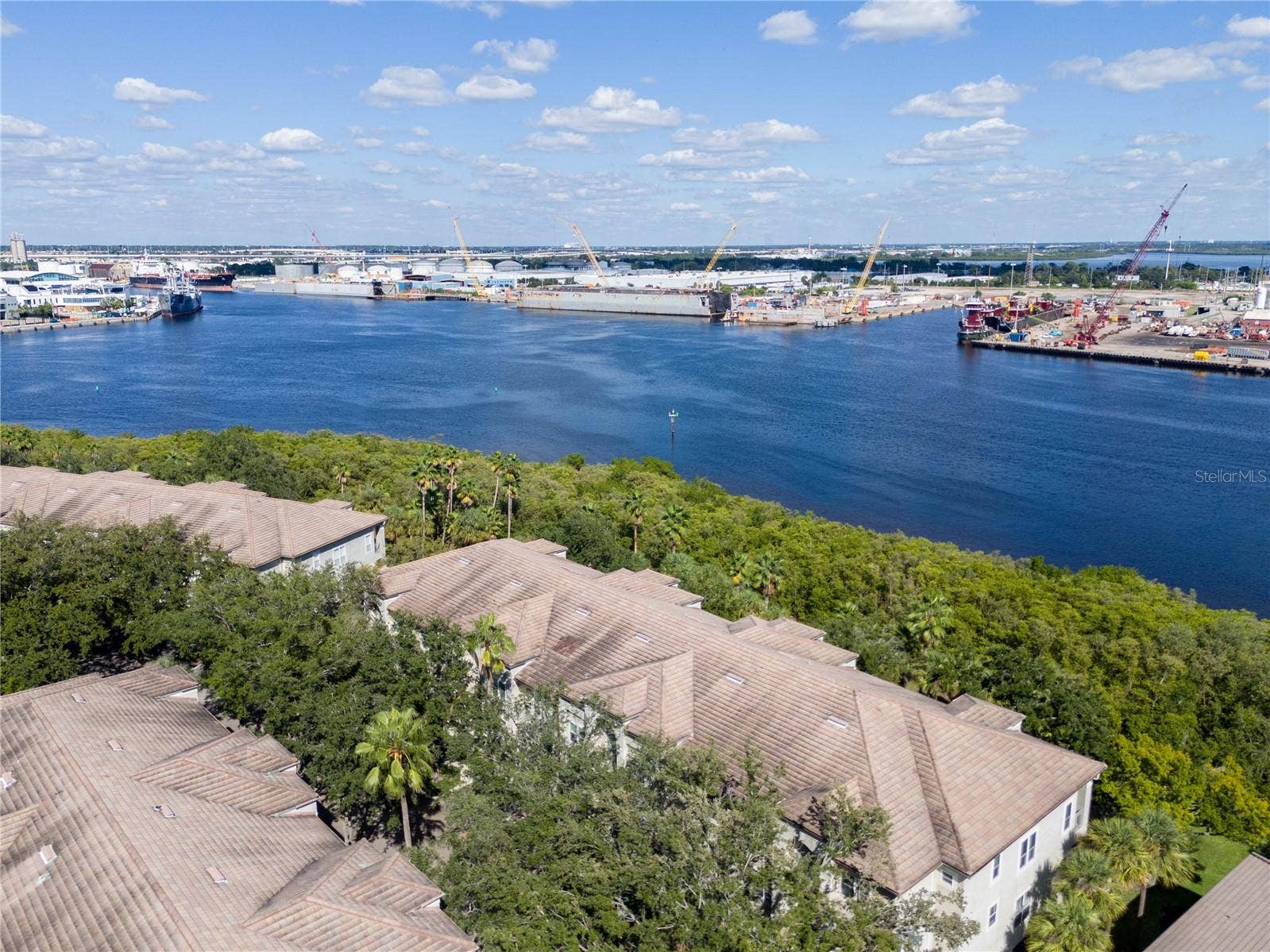 752 CORAL REEF DRIVE, Tampa, FL 33602 752 CORAL REEF DRIVE, Tampa, FL 33602