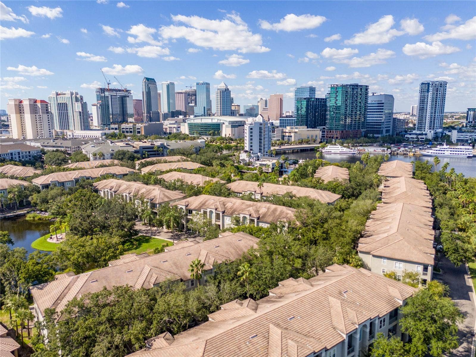 752 CORAL REEF DRIVE, Tampa, FL 33602 752 CORAL REEF DRIVE, Tampa, FL 33602