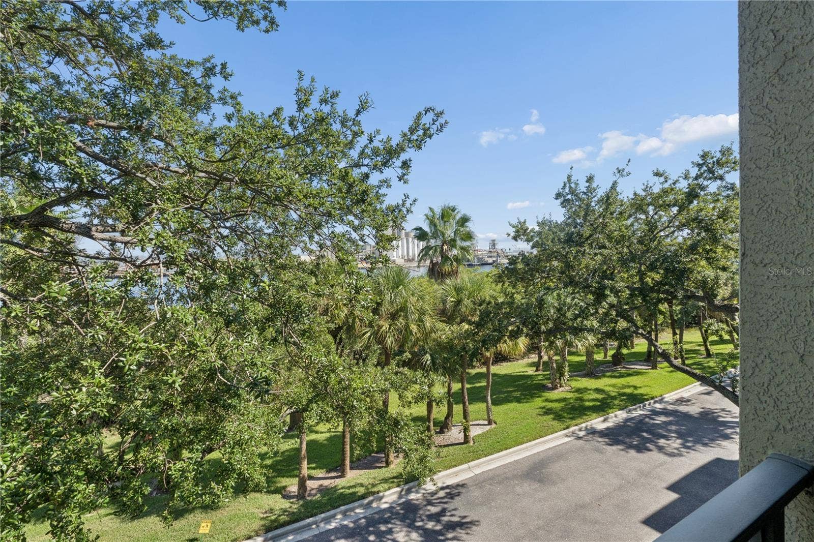 752 CORAL REEF DRIVE, Tampa, FL 33602 752 CORAL REEF DRIVE, Tampa, FL 33602