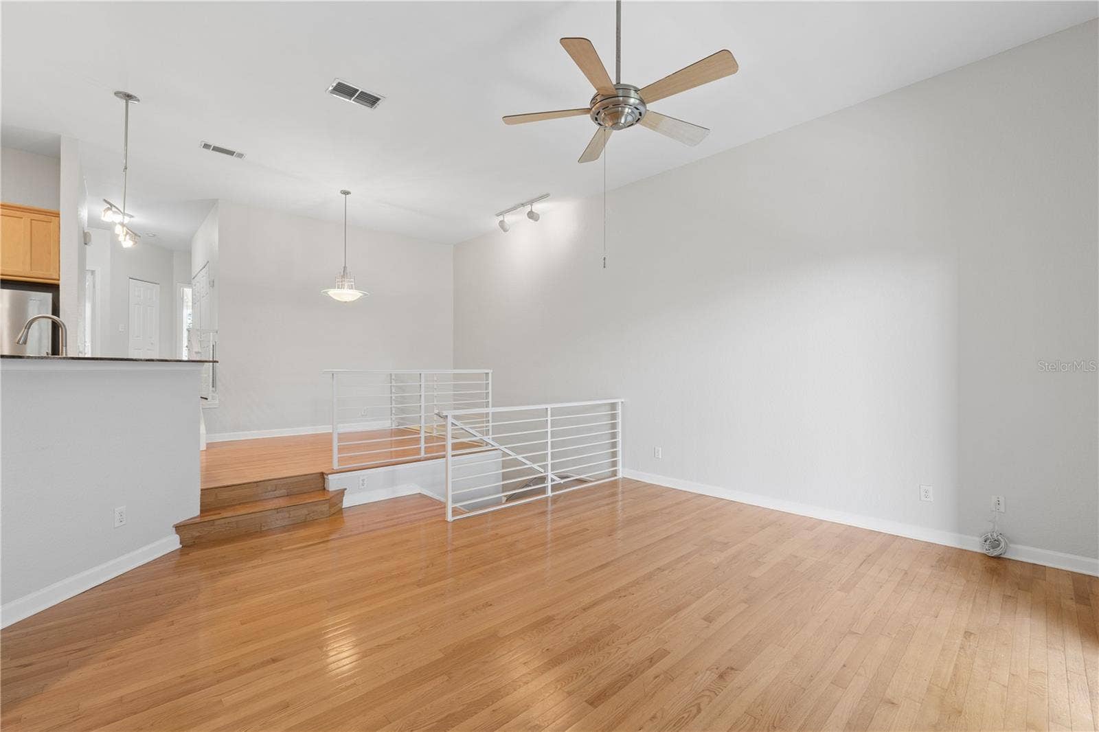 752 CORAL REEF DRIVE, Tampa, FL 33602 752 CORAL REEF DRIVE, Tampa, FL 33602