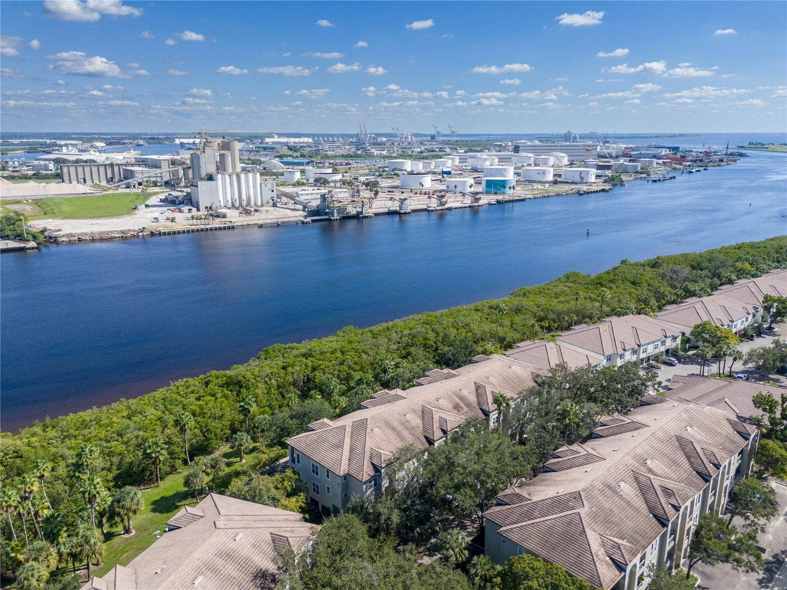 752 CORAL REEF DRIVE, Tampa, FL 33602 752 CORAL REEF DRIVE, Tampa, FL 33602