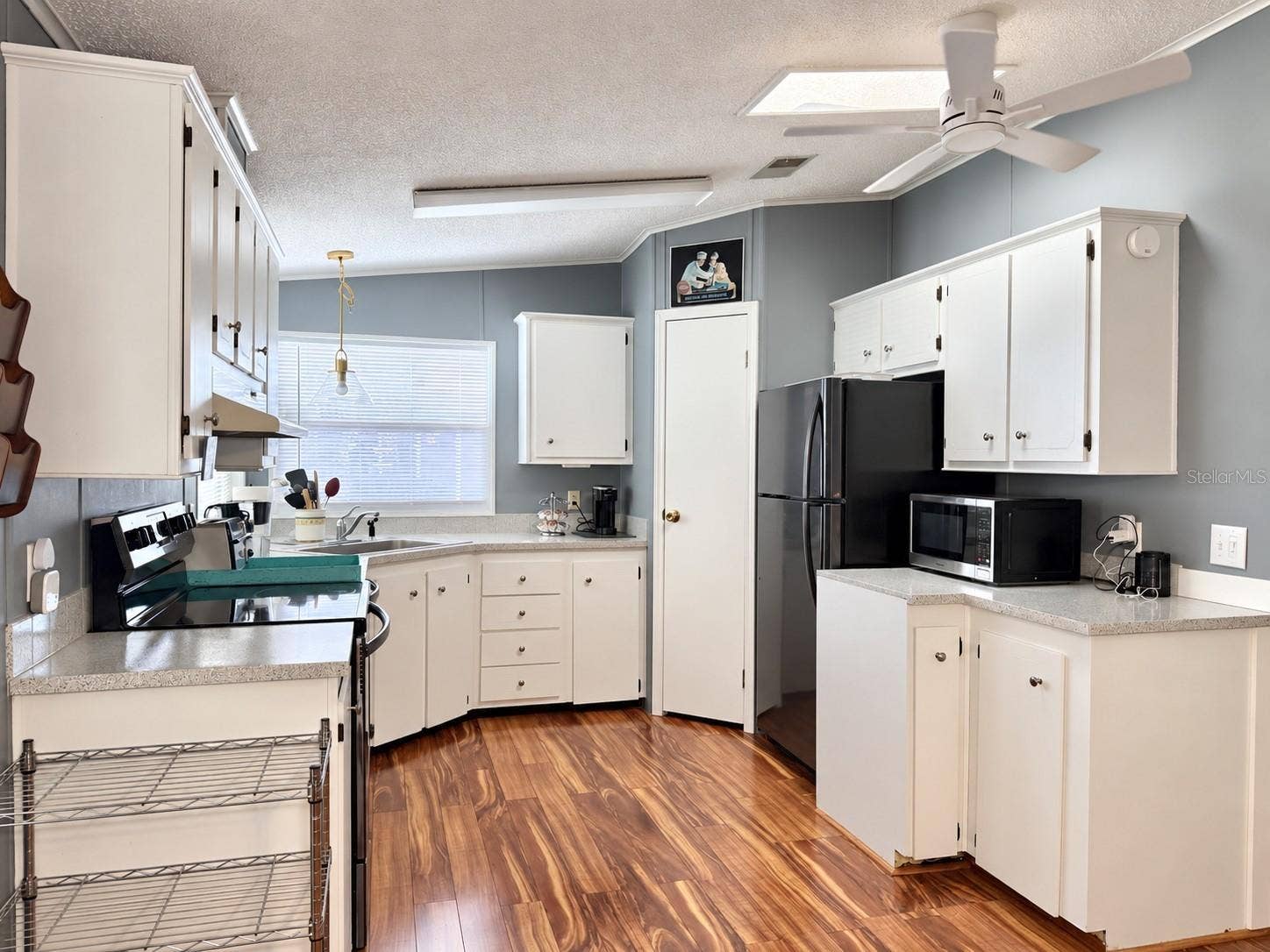 37631 CAMPO AVENUE, Zephyrhills, FL 33541 Kitchen