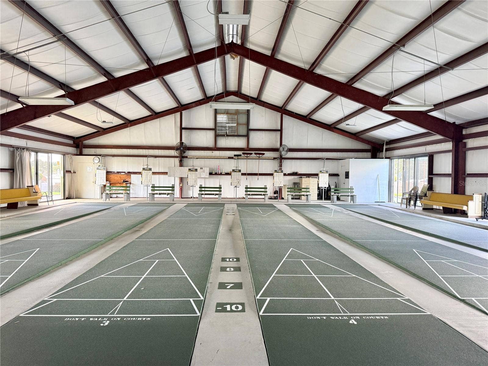 37631 CAMPO AVENUE, Zephyrhills, FL 33541 Community Indoor Shuffle Board Courts