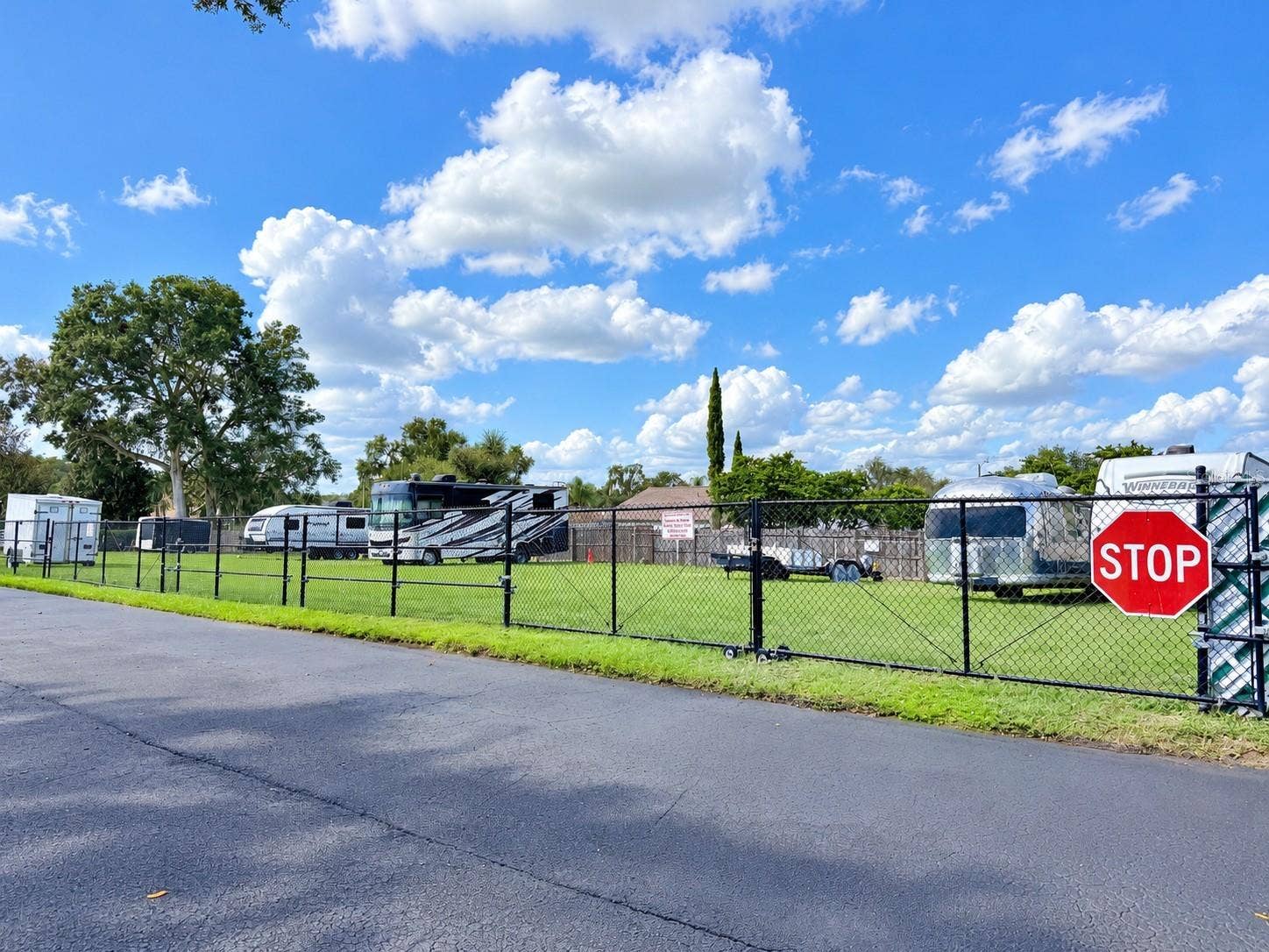 37631 CAMPO AVENUE, Zephyrhills, FL 33541 Community RV and Boat Storage