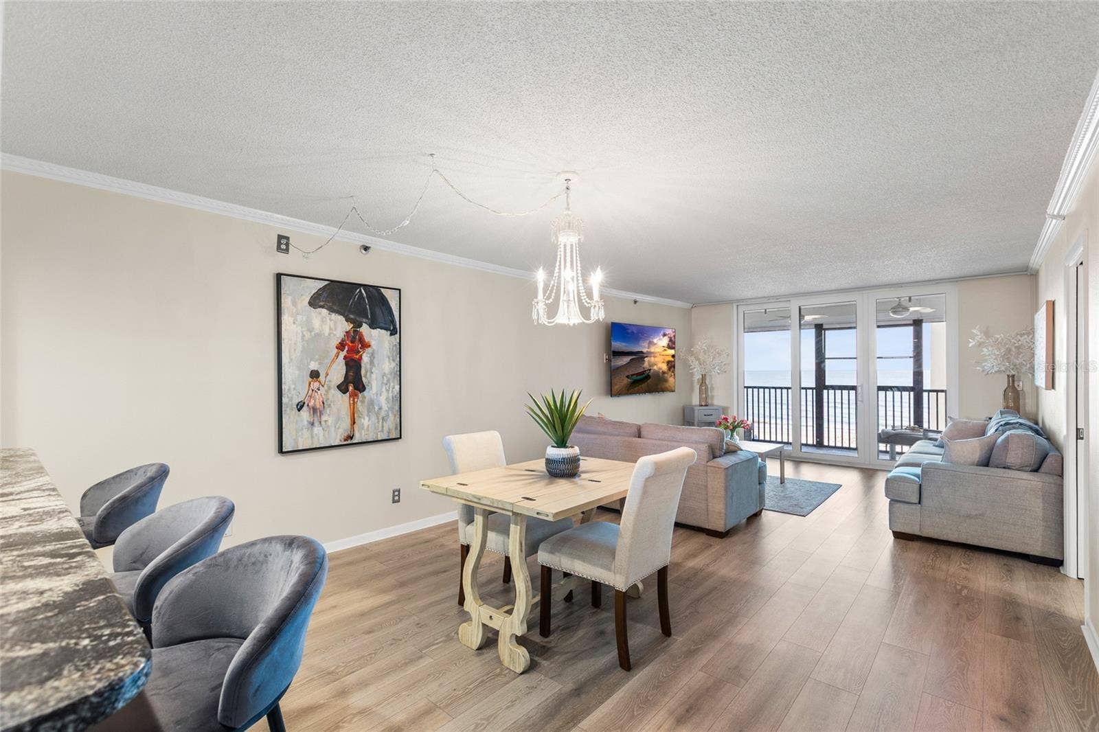 14900 GULF BOULEVARD, #204, Madeira Beach, FL 33708 Dining Area/Kitchen Bar