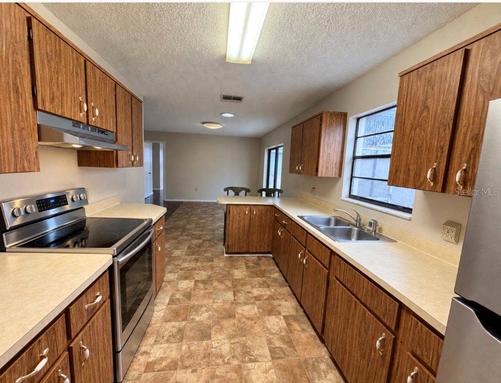 5280 BEACHVIEW DRIVE, Spring Hill, FL 34606 5280 BEACHVIEW DRIVE, Spring Hill, FL 34606