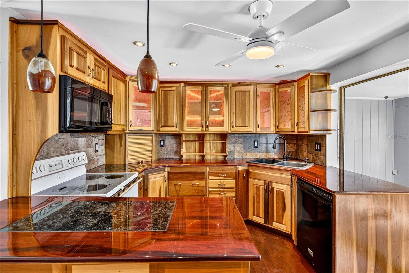 408 13TH STREET SW, Ruskin, FL 33570