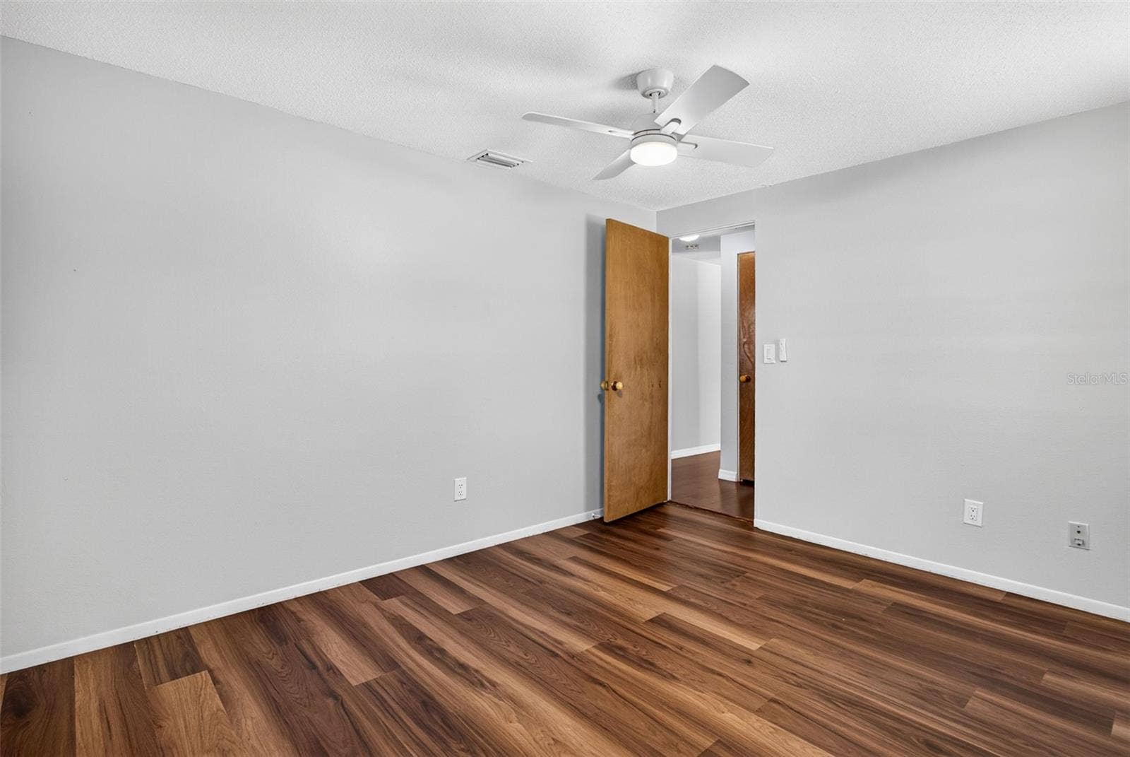 408 13TH STREET SW, Ruskin, FL 33570