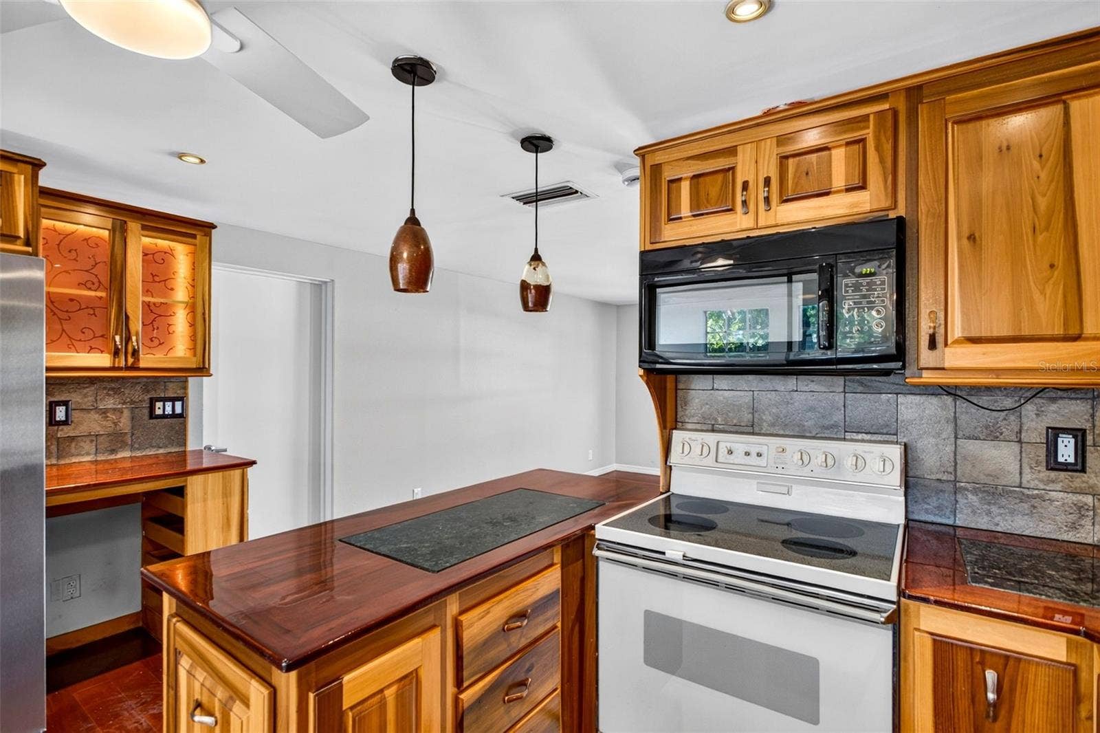 408 13TH STREET SW, Ruskin, FL 33570