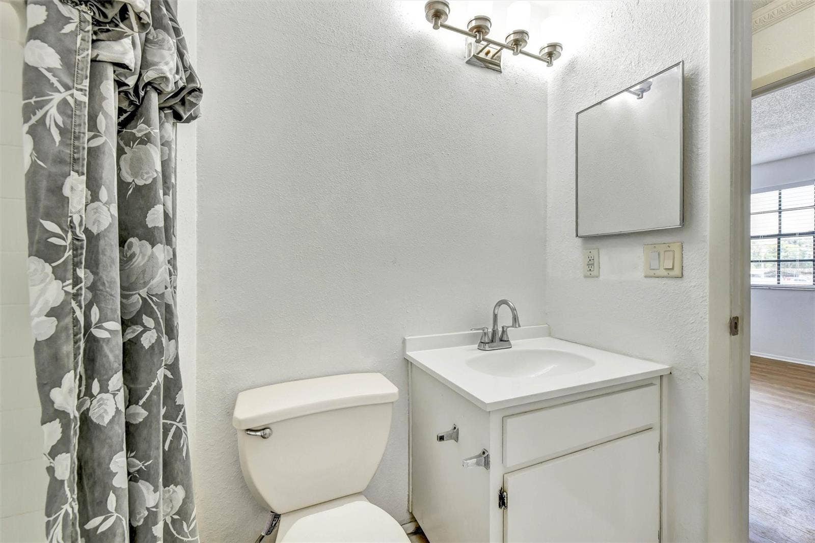 5320 ABINGER COURT, Tampa, FL 33624 5320 ABINGER COURT, Tampa, FL 33624
