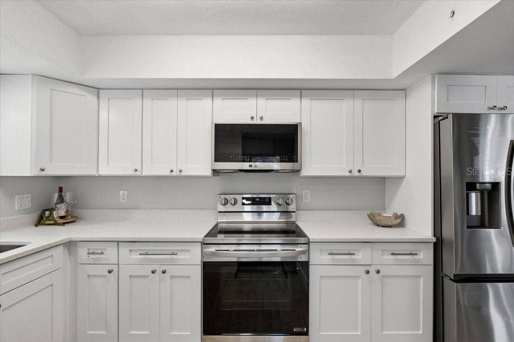 3301 SHERWOOD DRIVE, Largo, FL 33771 3301 SHERWOOD DRIVE, Largo, FL 33771