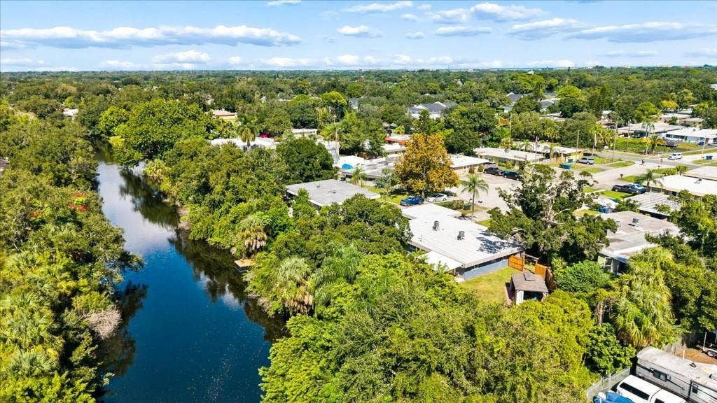 3301 SHERWOOD DRIVE, Largo, FL 33771 3301 SHERWOOD DRIVE, Largo, FL 33771