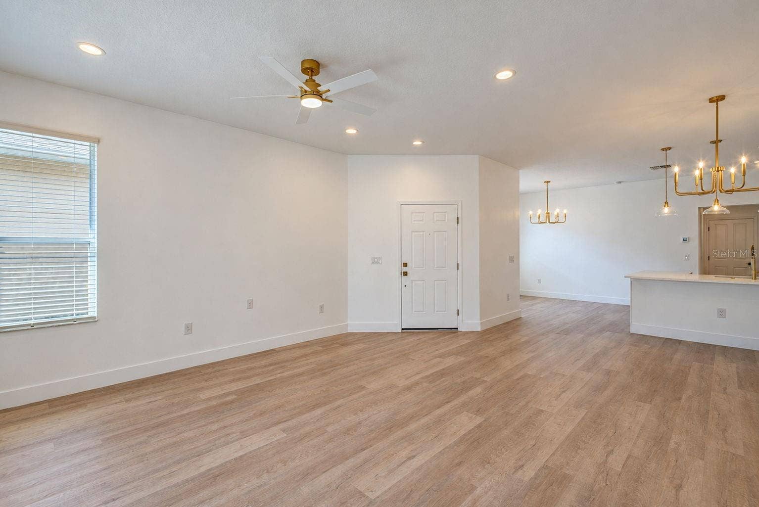 31421 SHAKER CIRCLE, Wesley Chapel, FL 33543 Living Room