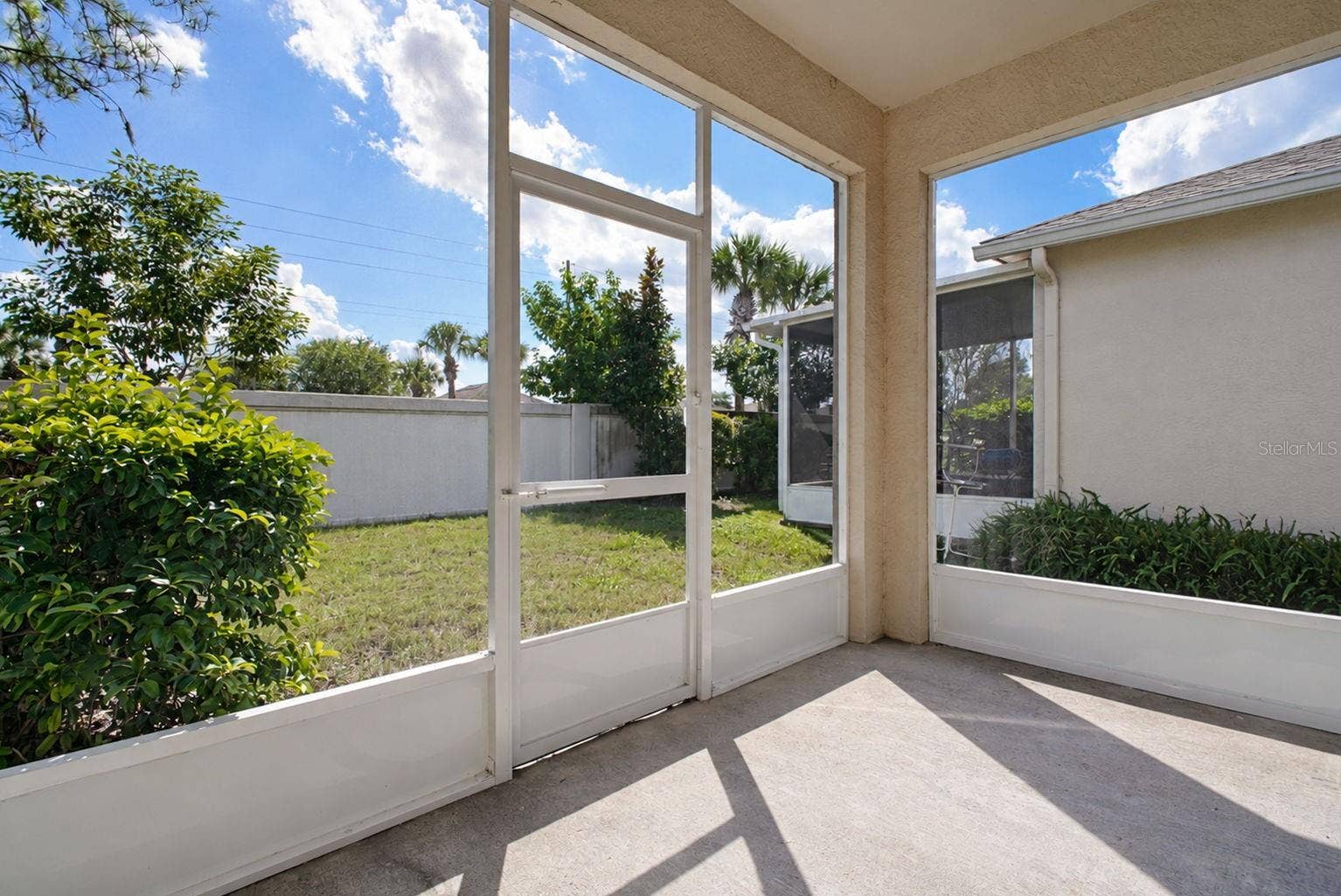 31421 SHAKER CIRCLE, Wesley Chapel, FL 33543 Screened-in Lanai