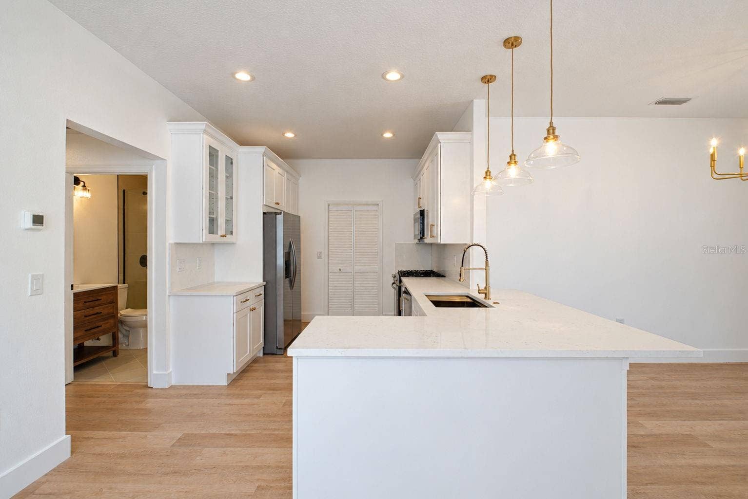 31421 SHAKER CIRCLE, Wesley Chapel, FL 33543 Kitchen
