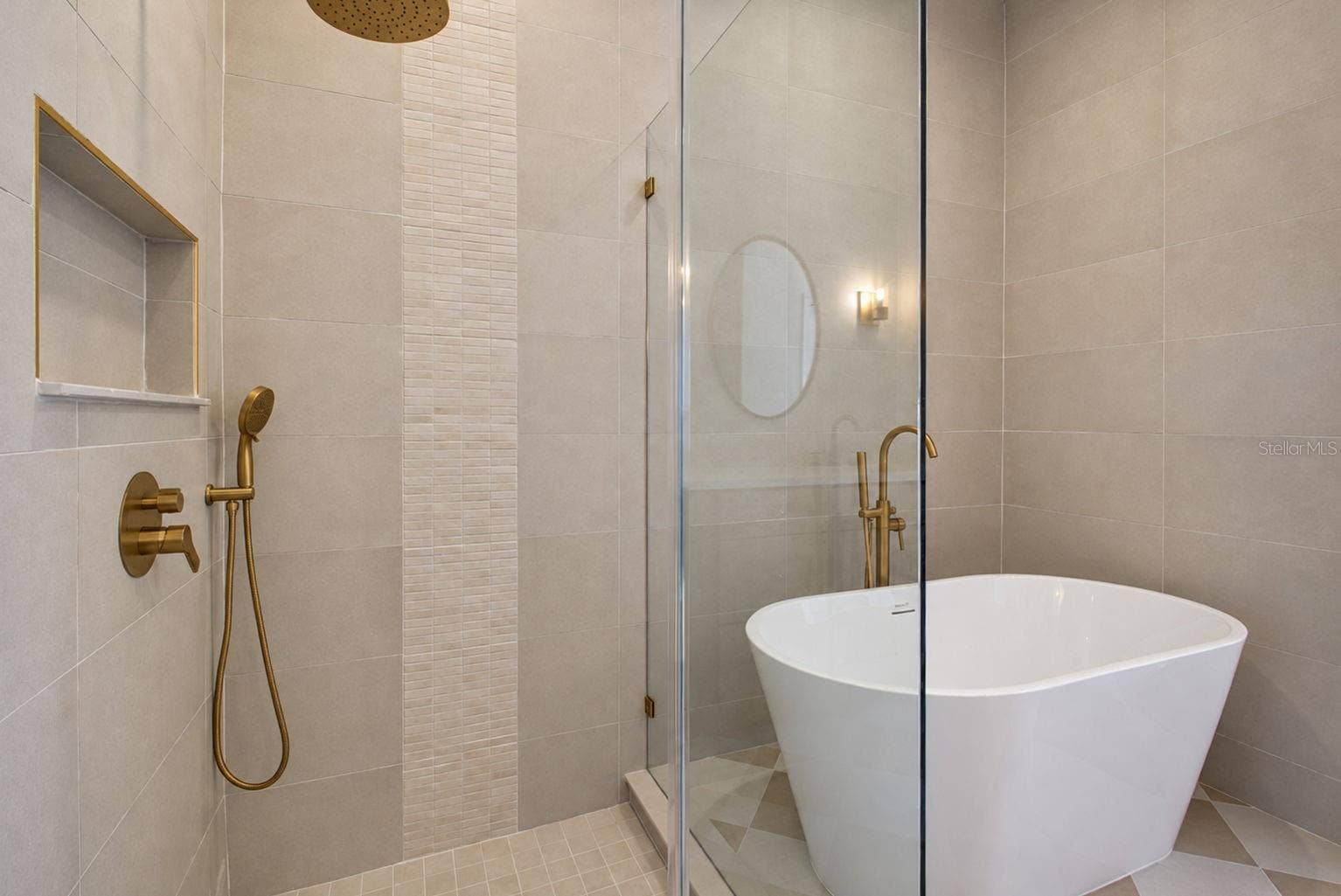 31421 SHAKER CIRCLE, Wesley Chapel, FL 33543 Main Bathroom