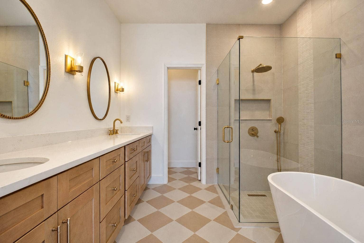 31421 SHAKER CIRCLE, Wesley Chapel, FL 33543 Main Bathroom