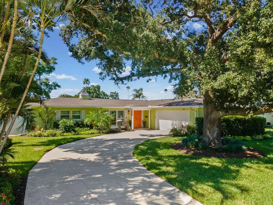 Property photo for 1316 GOLF VIEW DRIVE, Belleair, FL