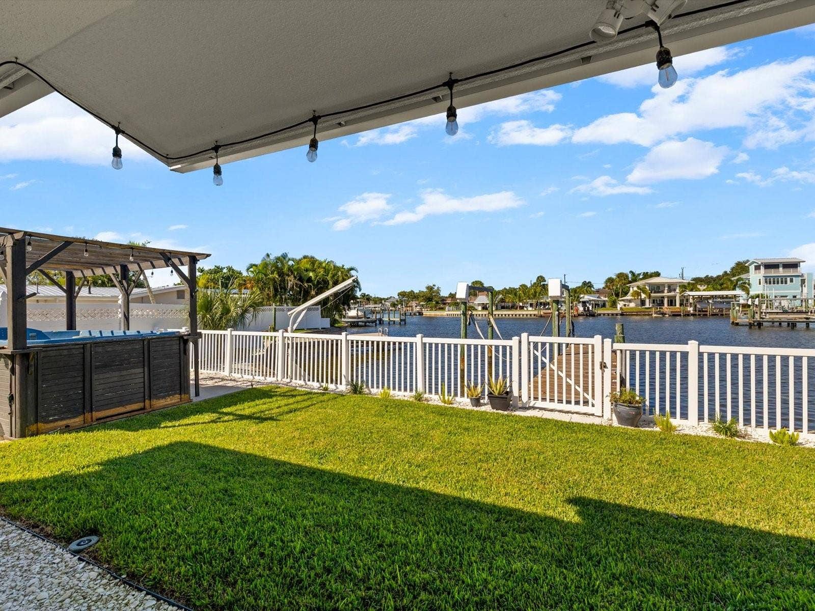 4017 CHURCH CREEK POINT, Largo, FL 33774