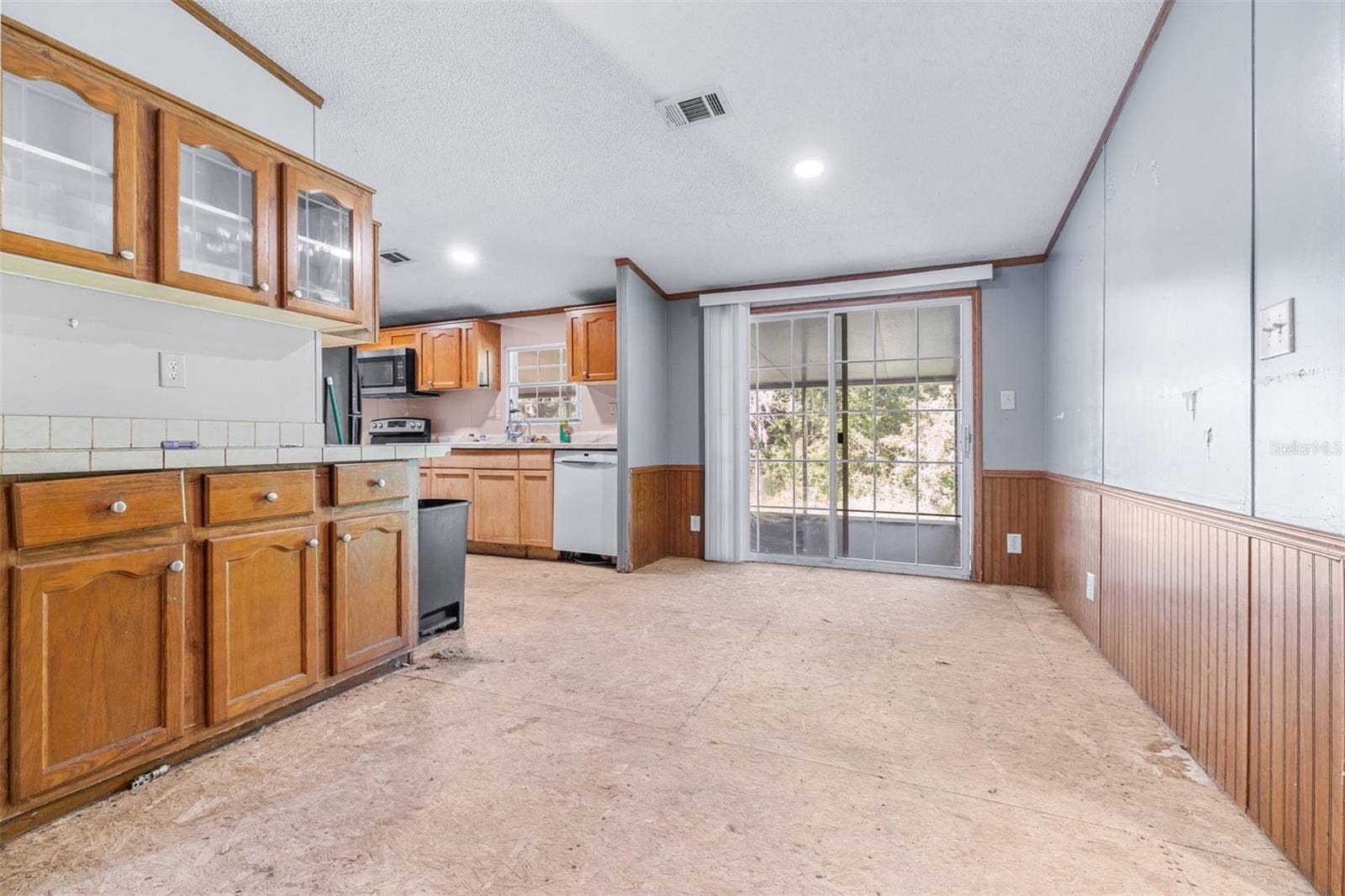 14305 BALM BOYETTE ROAD, Riverview, FL 33579 14305 BALM BOYETTE ROAD, Riverview, FL 33579