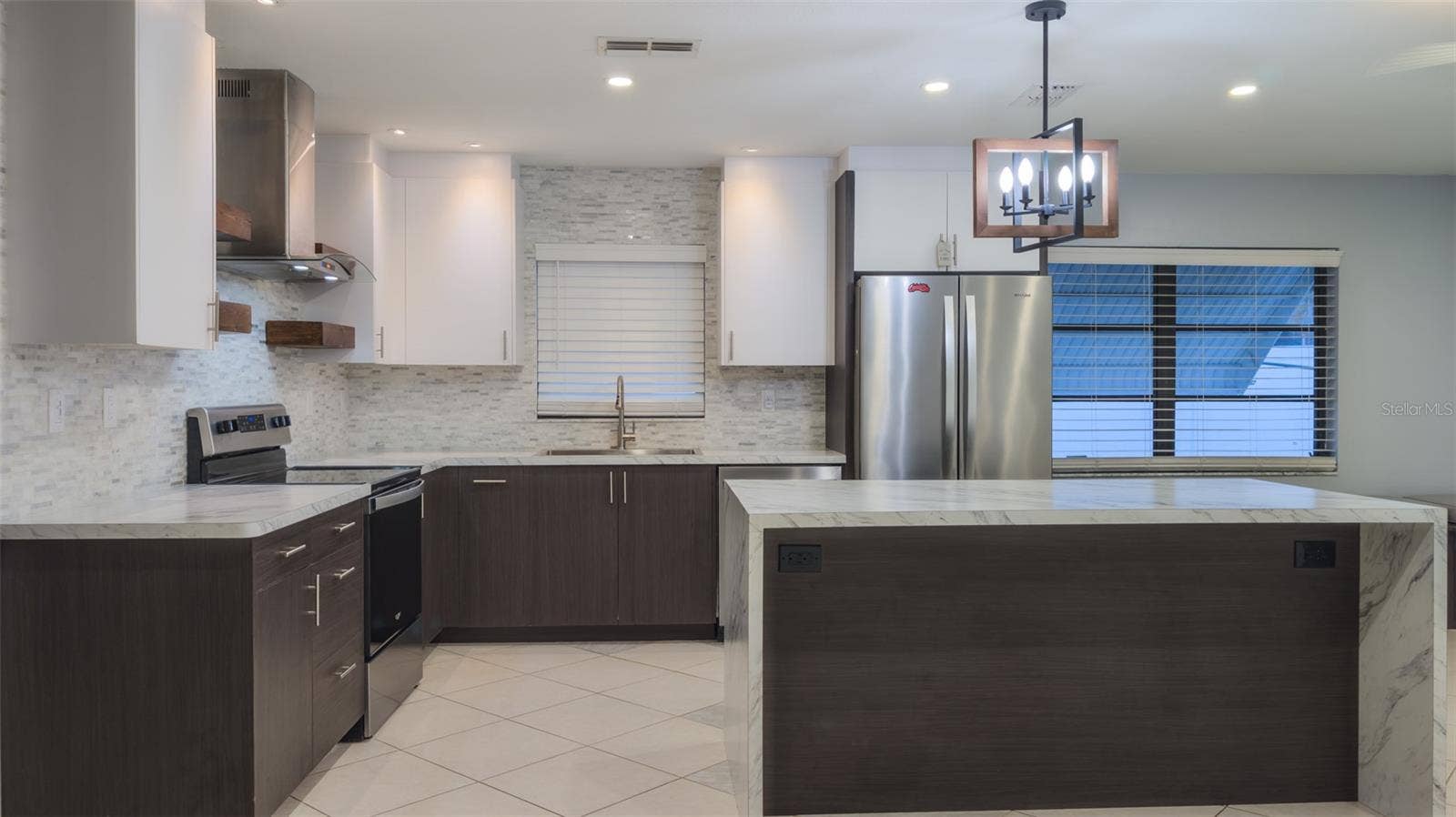 7910 RIVERDALE DRIVE, New Port Richey, FL 34653 Kitchen Island