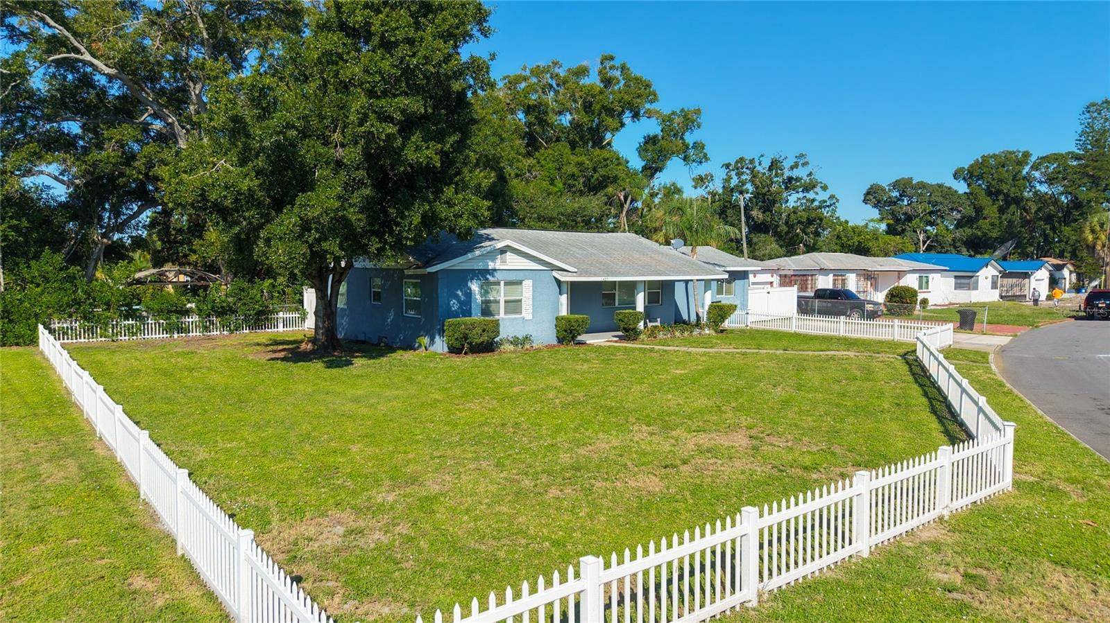 427 39TH STREET S, St Petersburg, FL 33711 427 39TH STREET S, St Petersburg, FL 33711