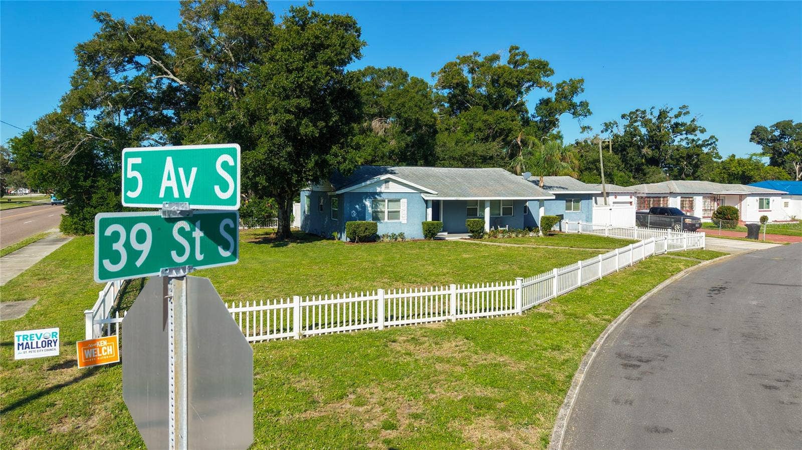 427 39TH STREET S, St Petersburg, FL 33711 427 39TH STREET S, St Petersburg, FL 33711