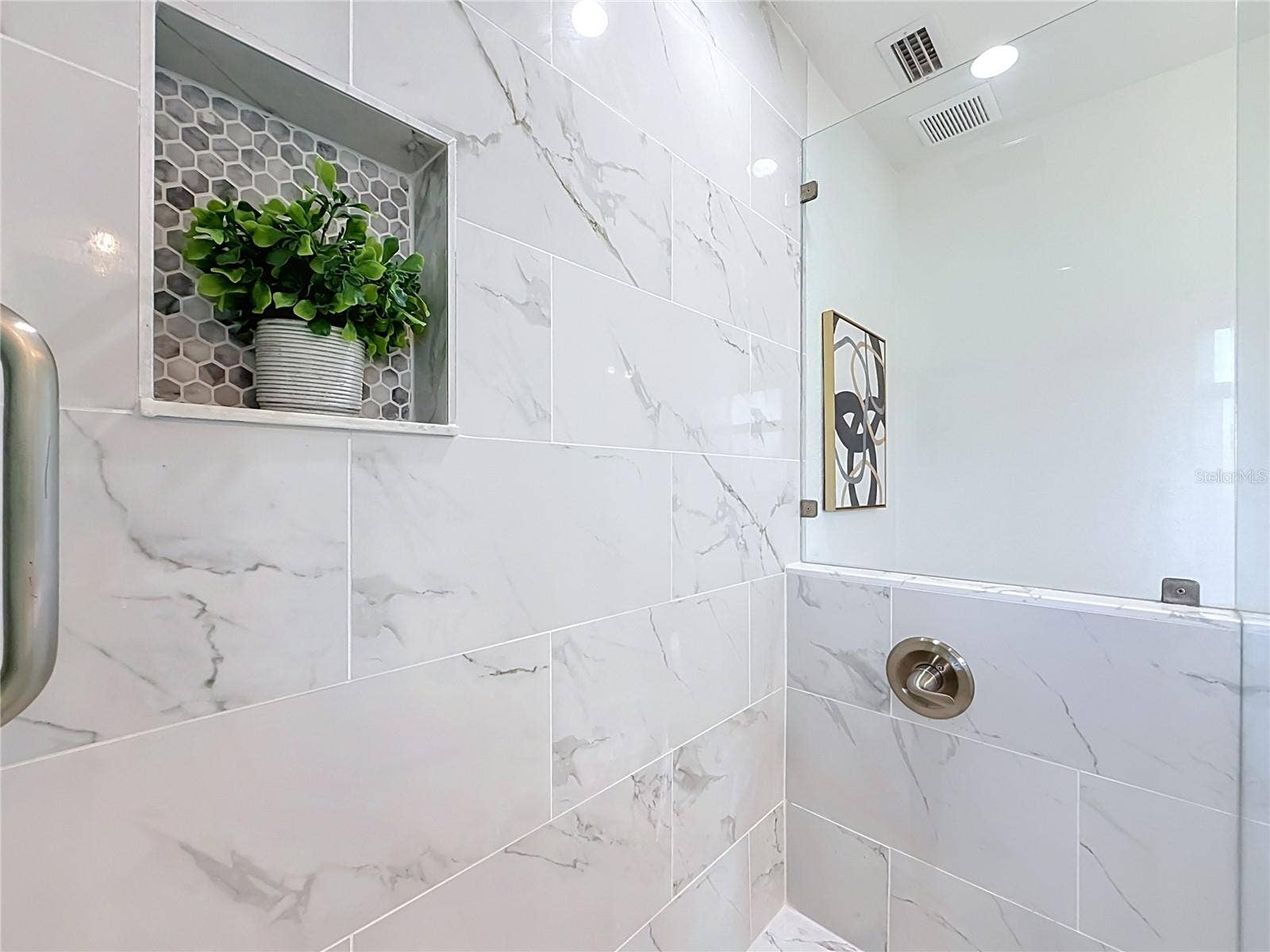 427 39TH STREET S, St Petersburg, FL 33711 427 39TH STREET S, St Petersburg, FL 33711