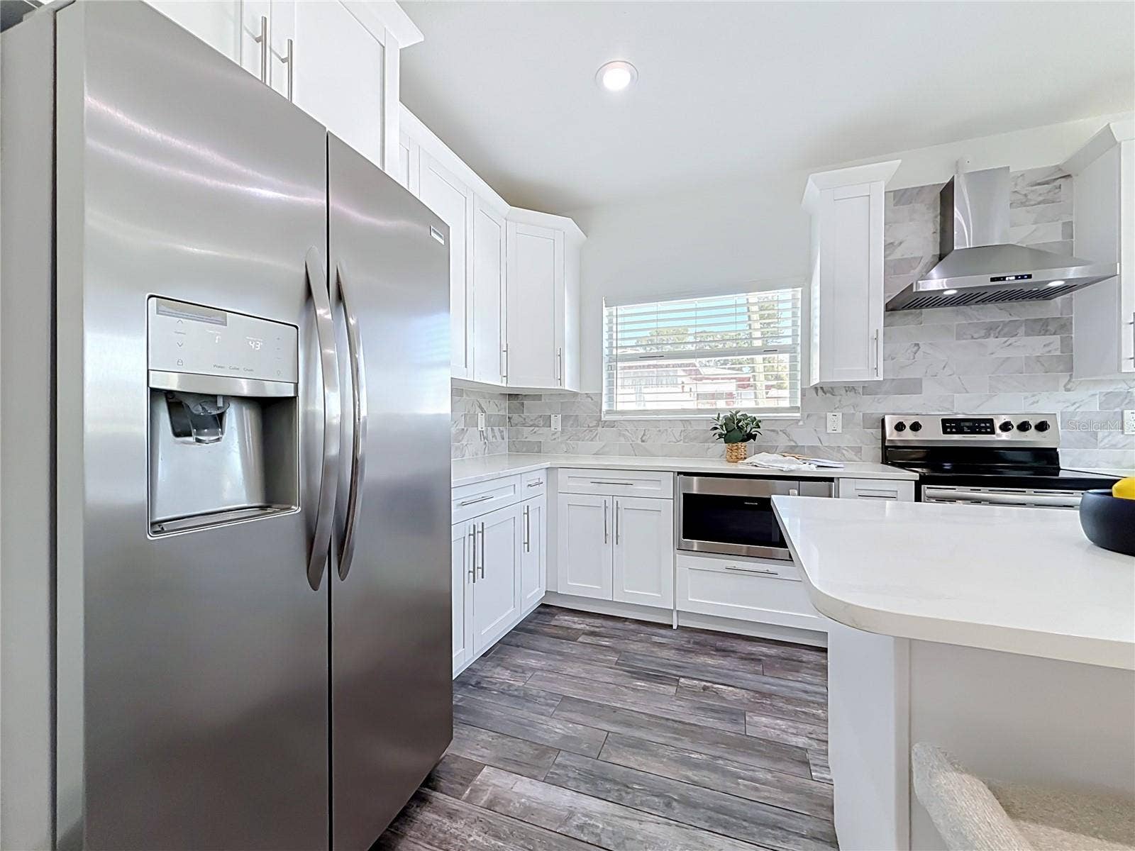 427 39TH STREET S, St Petersburg, FL 33711 427 39TH STREET S, St Petersburg, FL 33711