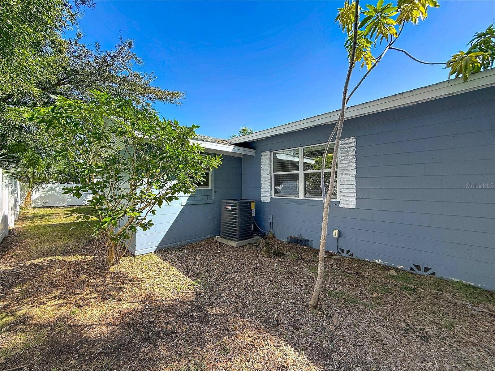 427 39TH STREET S, St Petersburg, FL 33711 427 39TH STREET S, St Petersburg, FL 33711