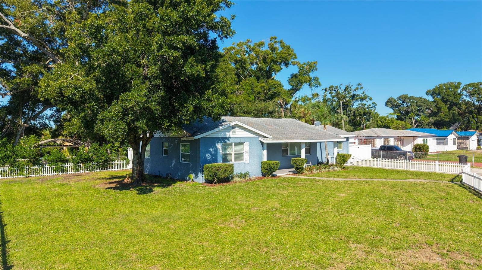 427 39TH STREET S, St Petersburg, FL 33711 427 39TH STREET S, St Petersburg, FL 33711